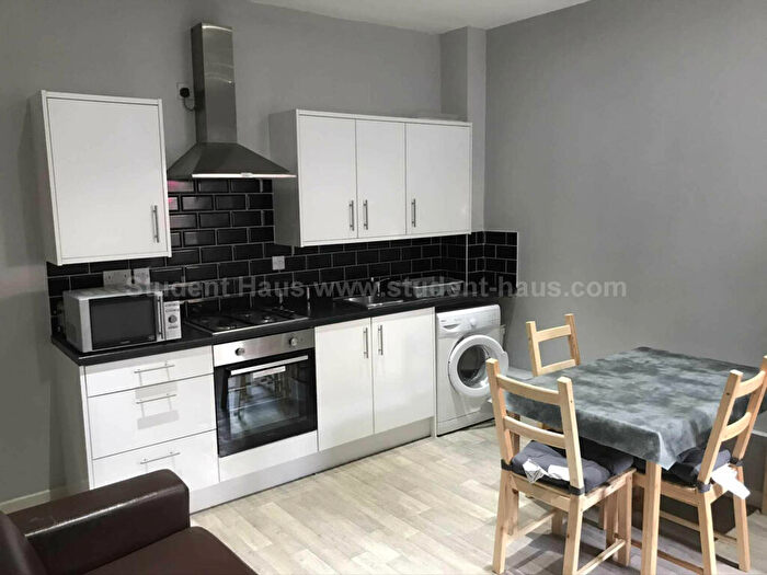 4 Bedroom House To Rent In Milnthorpe Street, Salford, M6