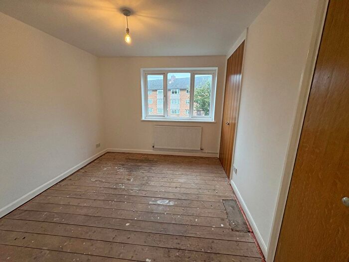 1 Bedroom Flat To Rent In Central Drive, Coseley, WV14