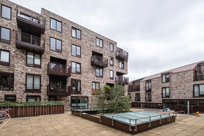 2 Bedroom Flat To Rent In Gransden Avenue, London, E8