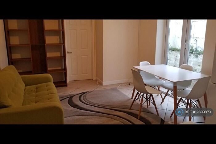 1 Bedroom Flat To Rent In Milne Place, Headington, Oxford, OX3