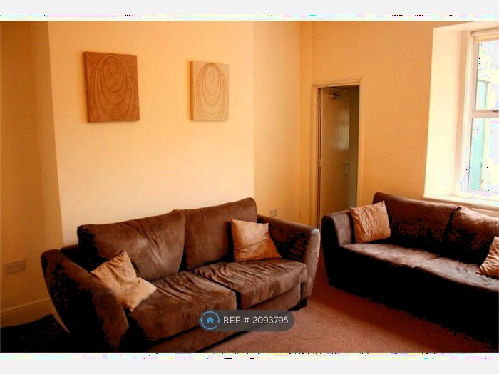 5 Bedroom Terraced House To Rent In Grove Park Terrace, Bristol, BS16