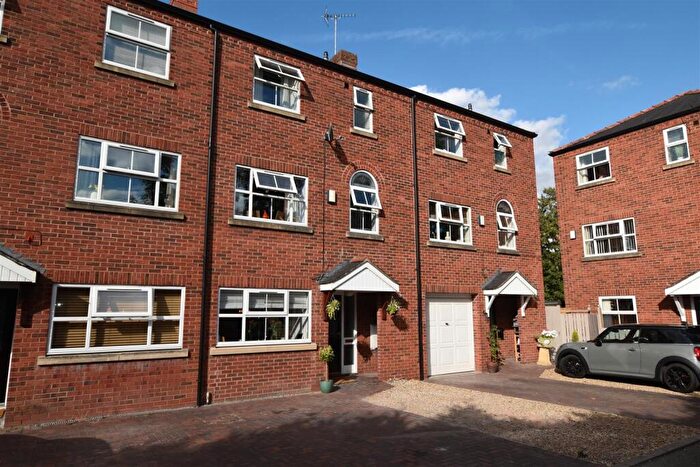 3 Bedroom Terraced House For Sale In Little Street, Ruabon, Wrexham, LL14