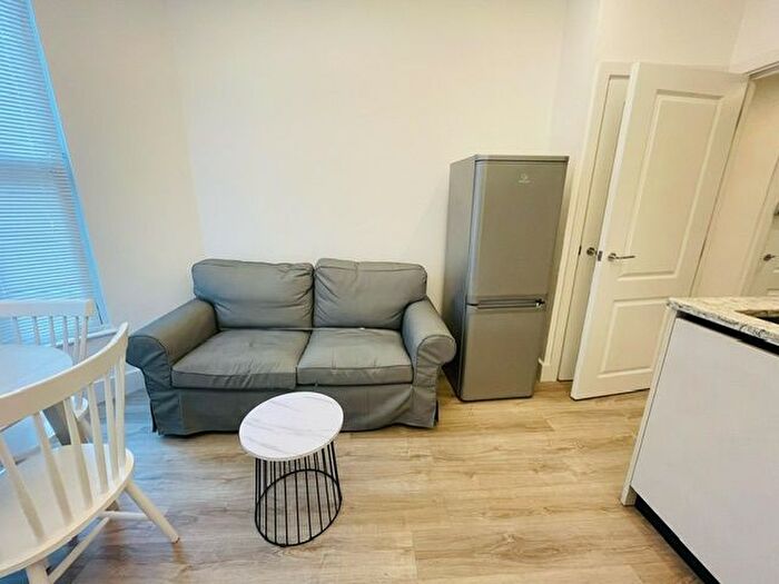 1 Bedroom Flat To Rent In Rita Rd, London, SW8