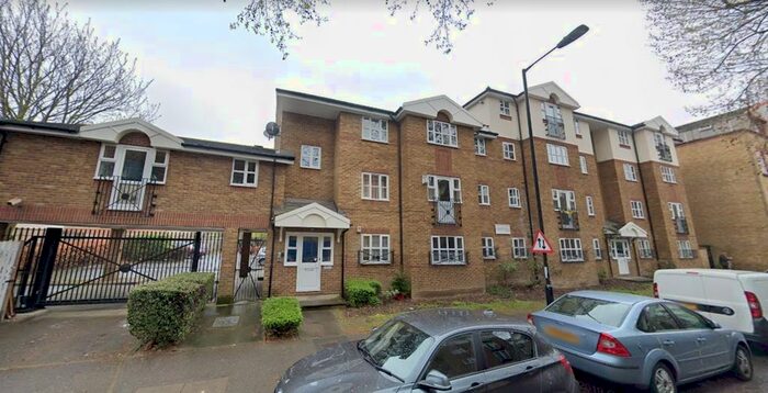 1 Bedroom Flat To Rent In Crofters Court, Croft Street, London, SE8
