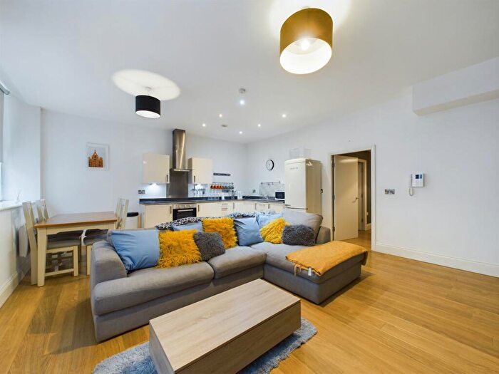 2 Bedroom Flat To Rent In The Albany, Old Hall Street, L3