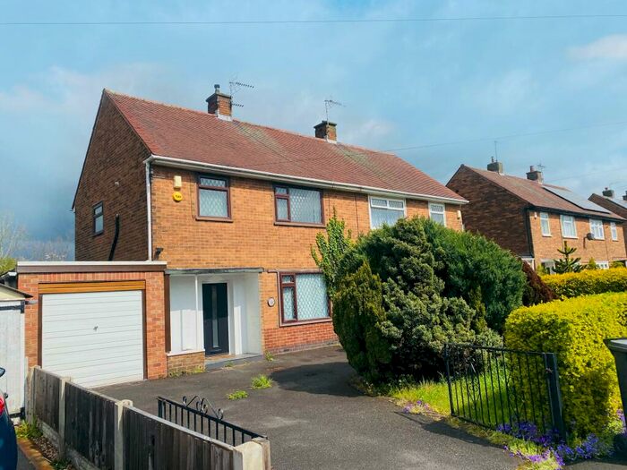 3 Bedroom Semi-Detached House To Rent In Thorndike Avenue, Derby, DE24