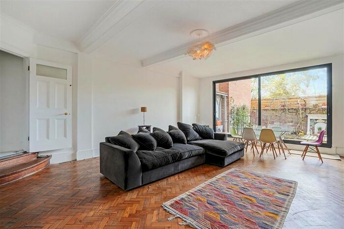 1 Bedroom Flat To Rent In West Hill, London, SW15