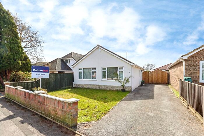 2 Bedroom Bungalow For Sale In Oakhurst Lane, West Moors, Ferndown, Dorset, BH22