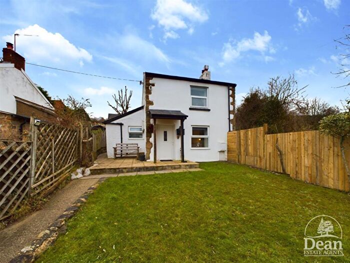 2 Bedroom Cottage For Sale In Peacock Lane, Cinderford, GL14