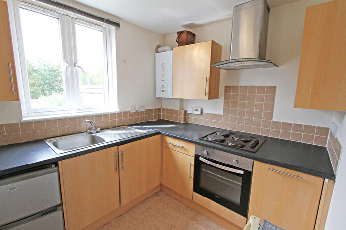 2 Bedroom Maisonette To Rent In West Street, Banbury, Oxon, OX16