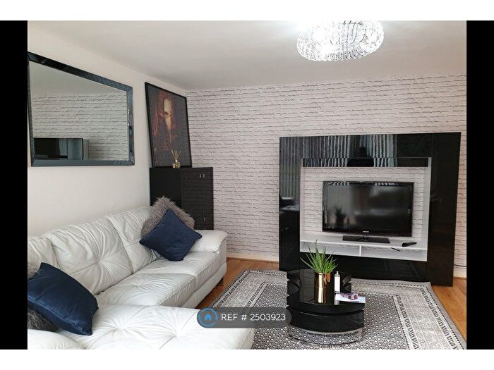 2 Bedroom Flat To Rent In East Pilton Farm Rigg, Edinburgh, EH5