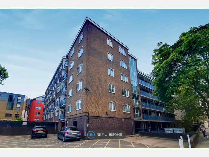 3 Bedroom Flat To Rent In Cluny Estate, London, SE1