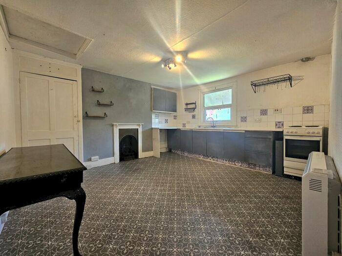 1 Bedroom Flat To Rent In Widmore Road, Bromley, BR1