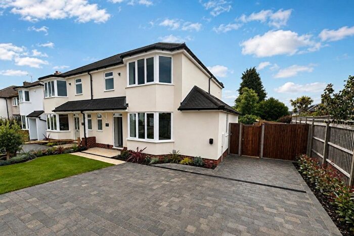 3 Bedroom Property To Rent In West Molesey, Surrey, KT8