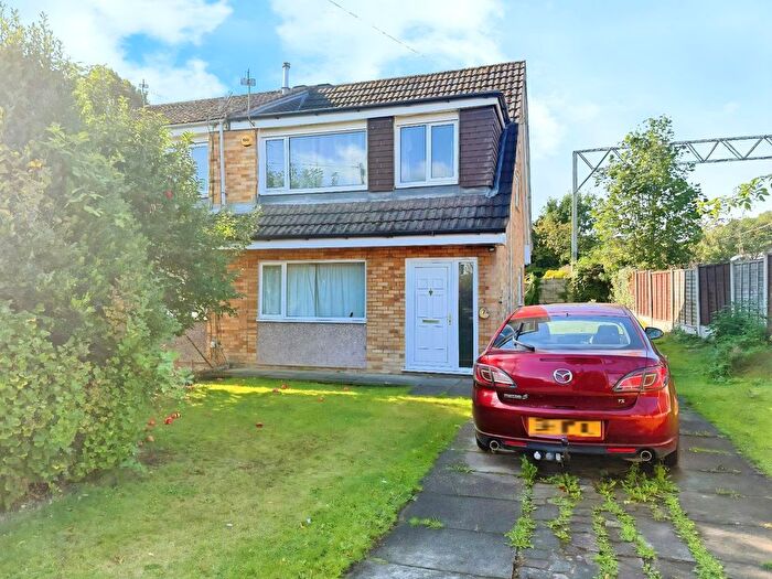 3 Bedroom Semi-Detached House For Sale In Daresbury Avenue, Altrincham, Greater Manchester, WA15