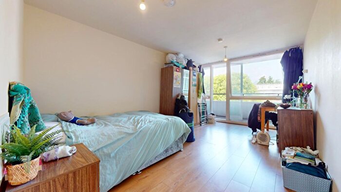 3 Bedroom Flat To Rent In Clipstone Street, London, W1W