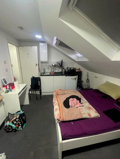1 Bedroom Studio To Rent In Pembroke Road, Seven Kings, Ilford, IG3