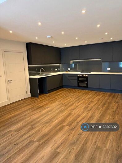 2 Bedroom Flat To Rent In Magpie Hall Road, Chatham, ME4