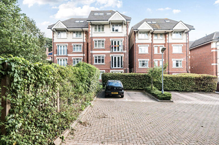 1 Bedroom Flat For Sale In Cobbett Road, Southampton, Hampshire, SO18