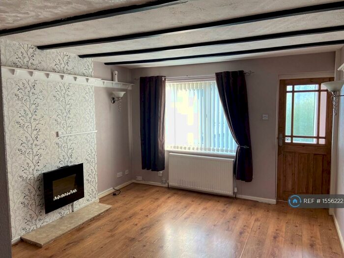 2 Bedroom Semi-Detached House To Rent In Lichfield Mount, Bradford, BD2