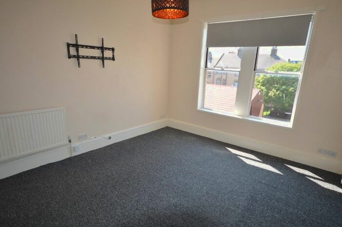 2 Bedroom Flat To Rent In Court Street, Stobswell, Dundee, DD3