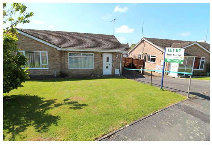 2 Bedroom Semi-Detached Bungalow To Rent In Central Avenue, Woodford Halse, West Northamptonshire, NN11