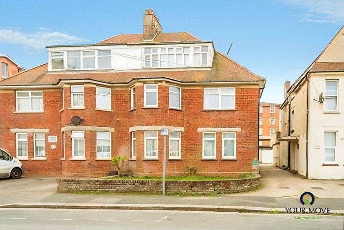 2 Bedroom Flat To Rent In Albert Road, Bognor Regis, West Sussex, PO21