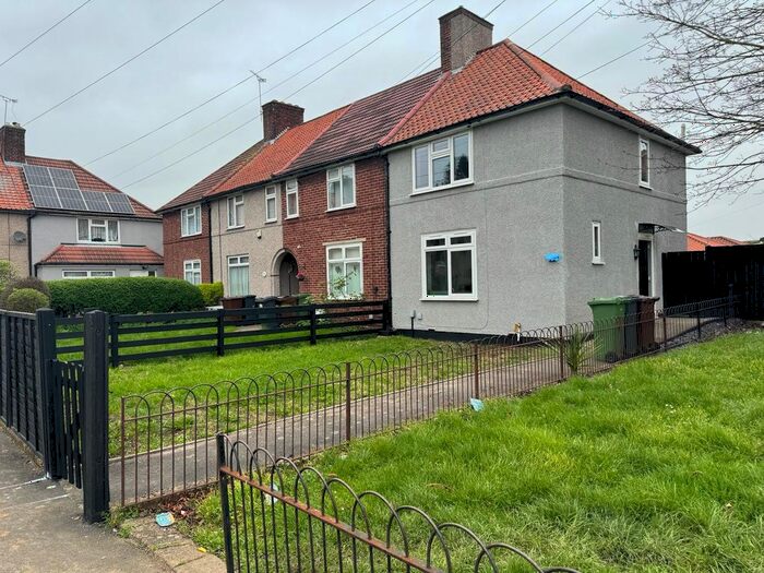 3 Bedroom End Of Terrace House To Rent In Becontree Avenue, Dagenham, RM8