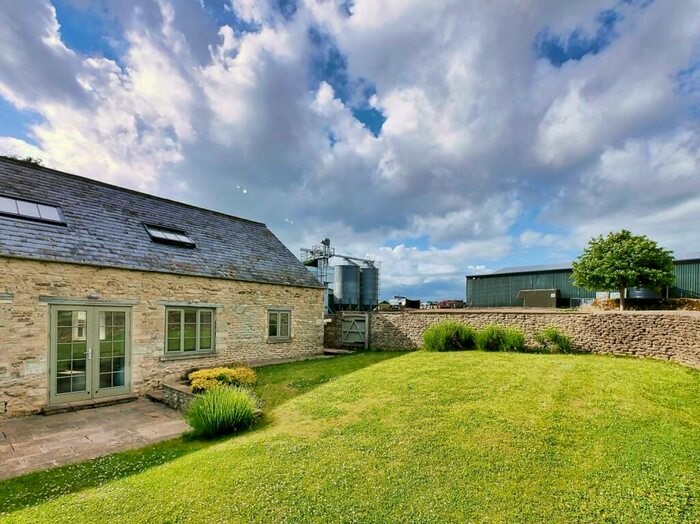 3 Bedroom Cottage To Rent In Hartley Lane, Leckhampton Hill, GL53