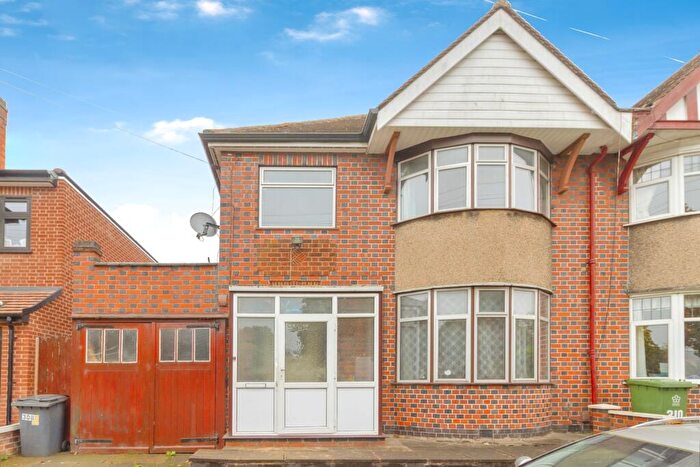 3 Bedroom Semi Detached House For Sale In Hinckley Road, Leicester, Leicestershire, LE3