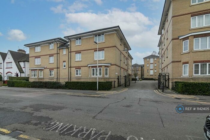 2 Bedroom Flat To Rent In Alveston Square, London, E18