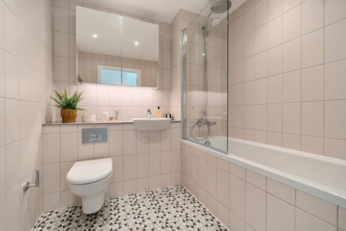 Apartment To Rent In Uncle Leeds, Whitehall Leeds, LS12