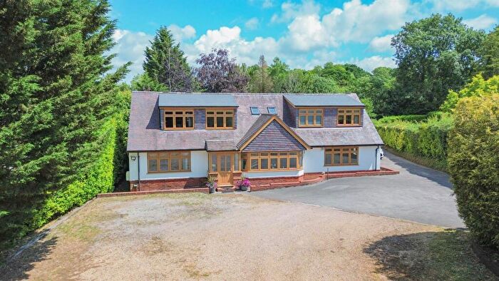 6 Bedroom Detached House For Sale In Bridge Road, Sarisbury Green, SO31