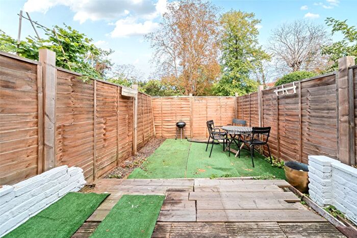 1 Bedroom Flat For Sale In Madeira Road, London, SW16