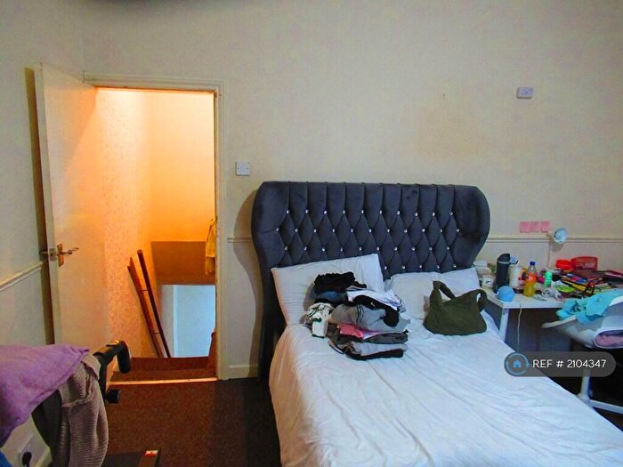 2 Bedroom End Of Terrace House To Rent In Dane Street, Oldham, OL4