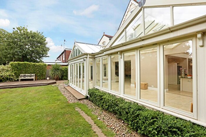 5 Bedroom Detached House To Rent In Beaumont Rise Marlow, SL7