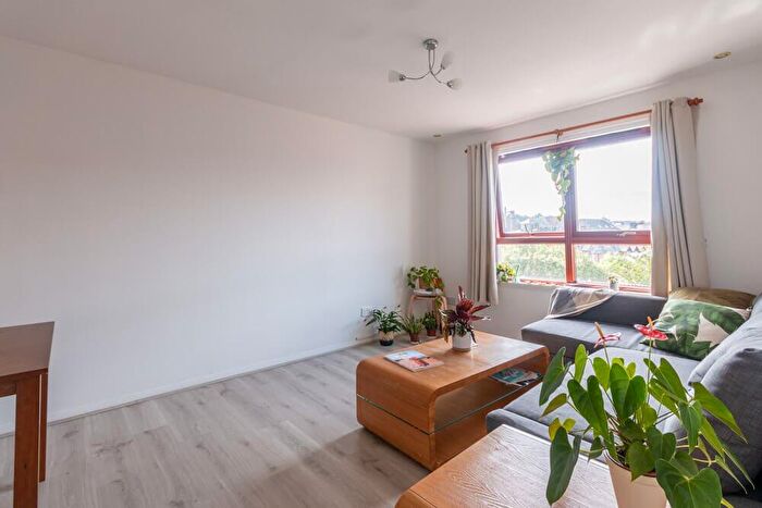1 Bedroom Flat To Rent In L Harrismith Place, Edinburgh, EH7
