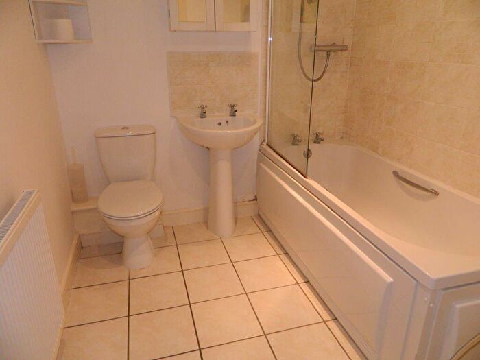 2 Bedroom Flat To Rent In Bradgate Road, Leicester, Leicestershire, LE7