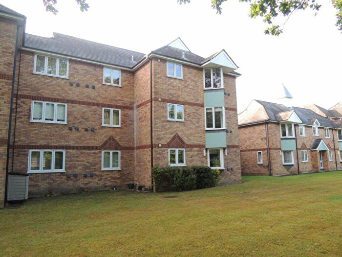 1 Bedroom Flat To Rent In Highwoods, CO4