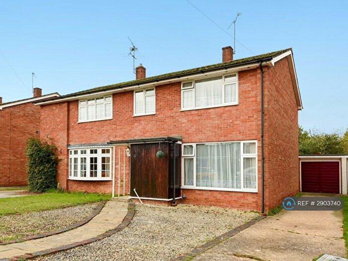 3 Bedroom Semi Detached House To Rent In Edenham Crescent, Reading, RG1