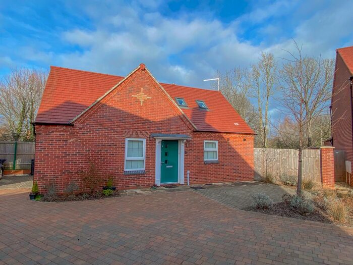3 Bedroom Detached Bungalow To Rent In Ritchie Close, Crick, Northamptonshire., NN6