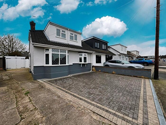 3 Bedroom Semi-Detached House To Rent In Elmstead Close, Corringham, Stanford-Le-Hope, SS17