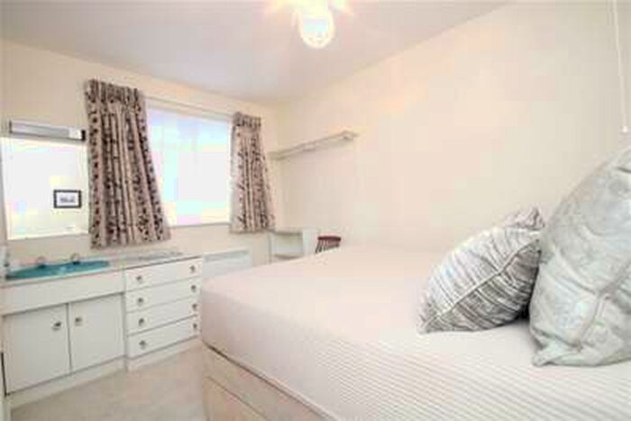 1 Bedroom Flat To Rent In Warham Road, South Croydon CR2