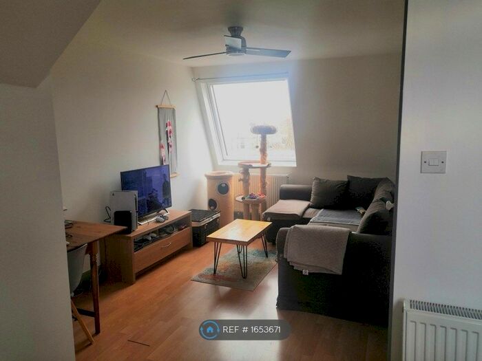 1 Bedroom Flat To Rent In Brownhill Road, London, SE6