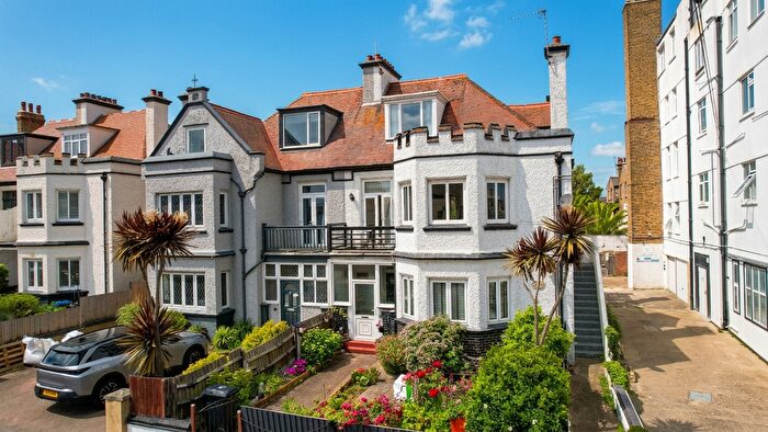 4 Bedroom Maisonette For Sale In Cornwall Gardens, Margate, CT9