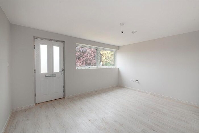 1 Bedroom Flat To Rent In Longland Way, High Wycombe, HP12