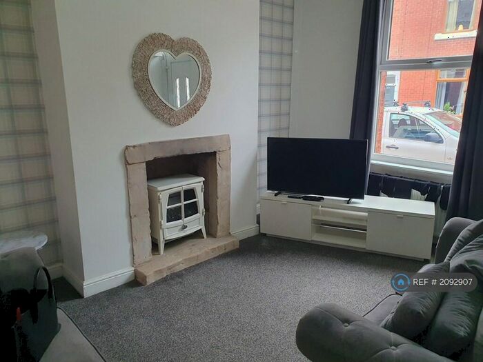 2 Bedroom Terraced House To Rent In Sutton Street, Blackburn, BB2