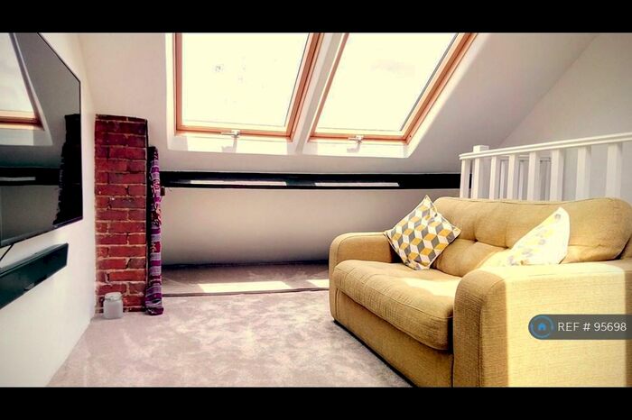 3 Bedroom Terraced House To Rent In Edgehill Street, Reading, RG1