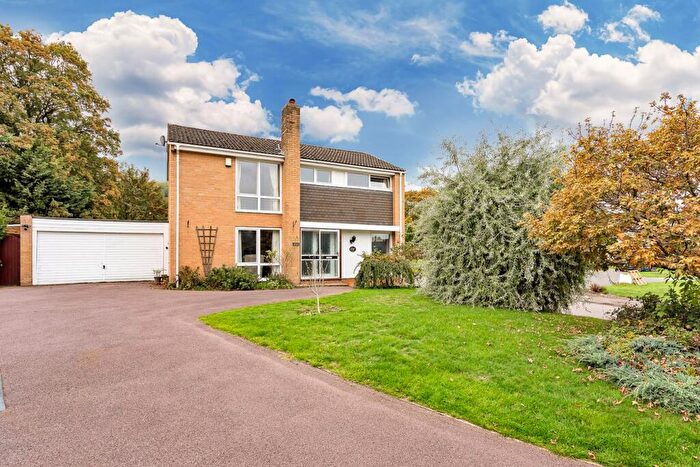 4 Bedroom Detached House For Sale In Hartley Close, Charlton Kings, Cheltenham, GL53