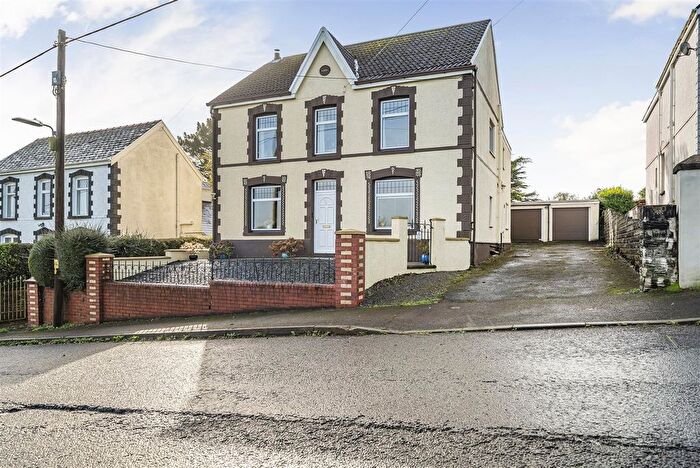 5 Bedroom Detached House For Sale In Blue Anchor Road, Penclawdd, Swansea, SA4